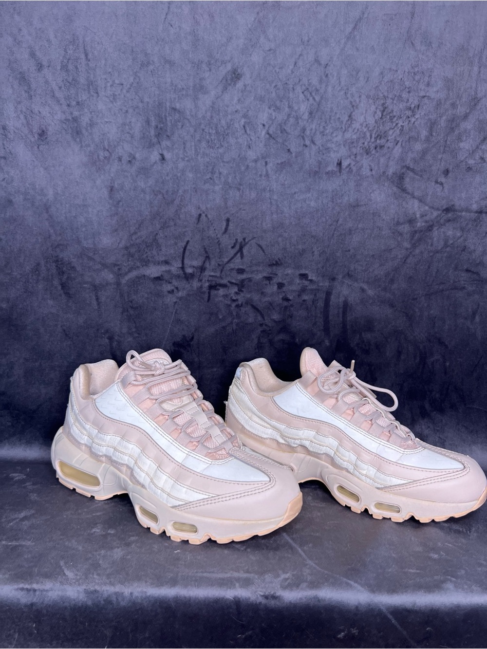 Nike Women’s AirMax 95 Pink & White Sneaker